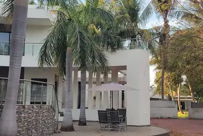 Image de Resort villa with 8 bedrooms, 9. 5 bathrooms, swimming pool, Gazebo, Barbeque