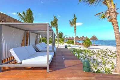 Exclusive Escape with Pools, Bbq & 5 Min to Beach