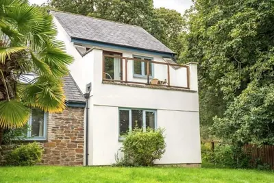 8 Villa Gallery -  a cottage that sleeps 4 guests  in 2 bedrooms