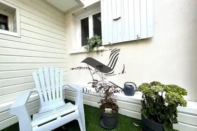 Image de Côté Cour - Situé plein coeur de ville + extérieur