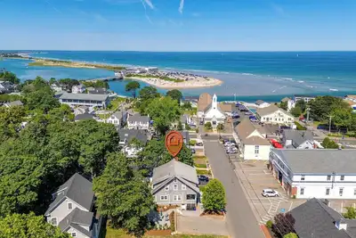 Image de Steps to Beach & Downtown Ogt | Porch w Ocean View