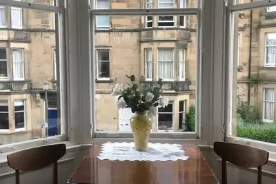 Traditional Victorian Edinburgh Flat Central Location, Bright and Airy