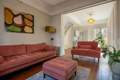 Image de Maison-Famille-Sdb privée avec douche-Vue ville