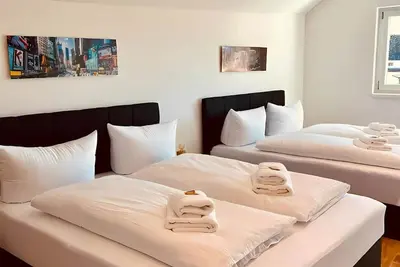 Image de Appartement-Terrasse-Salle de bain privée séparée-Large-1