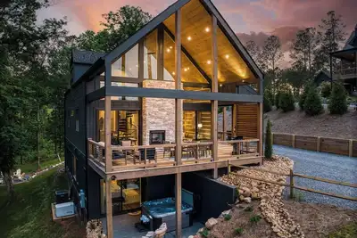 Image de Tranquil Wellness Retreat with Mountain Views, Sauna, Gym, Hot Tub and 3 Kings