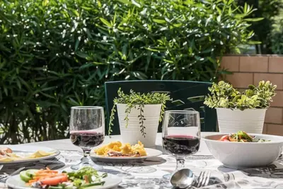 Image de Appartement avec jardin privé