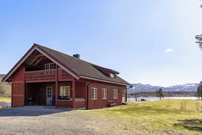 Image de A cozy home for 16 people by the water