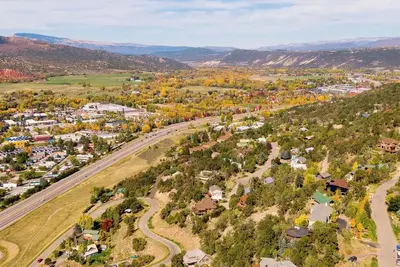 Image de One of a kind hilltop estate in Aspen Valley!