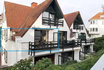 Image de Sunny apartment a 2-minute walk to seawall and beach