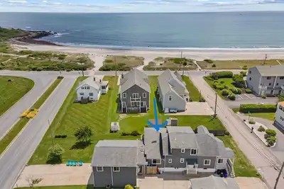 Image de Oceanview Beach House, Steps to Private Beach Access, Sleeps 20!