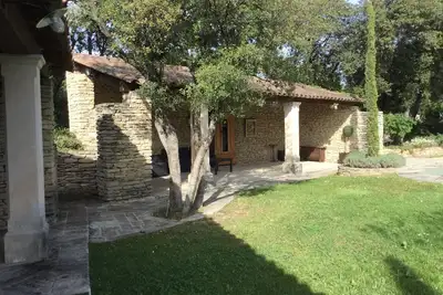 Image de Mas de charme dans la garrigue a Gordes.