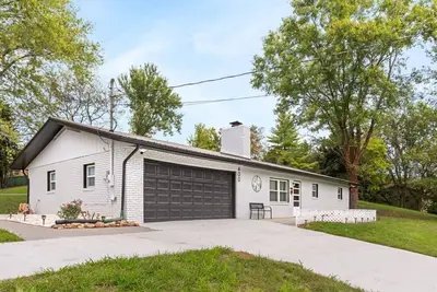 Image de Noir Manor: 3br House