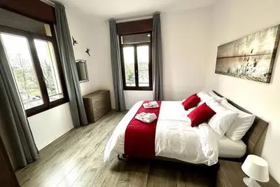 Lovely Bridge View Apartment Close to Padua City Center