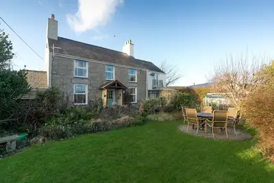 Image de Tyn Lon, Moelfre, A Traditional Welsh Home By The Coast | Pass the Keys