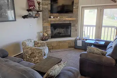 Image de Sleeps 12 4br/3ba Ski-in/Out Condo WiFi/Ac/Lake/Atv/Hike/Snowmobile-Dog Friendly