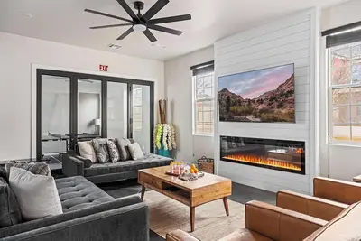 Image de Private Pool - Water park/ lake side - 18+ guests