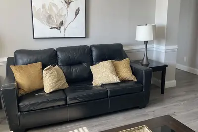 Image de Fresh, Updated, & Cozy 1br, 1ba in Midtown - Sleeps 4, Near Attractions & Dining!