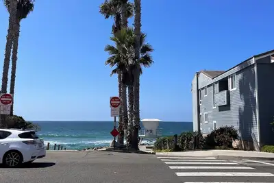 Image de Charming 1-bedroom condo short walk to So. Oceanside beaches