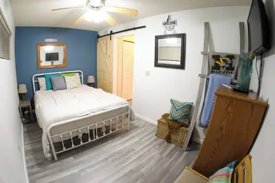 Image de Waterfront Retreat - Cozy Condo with Balcony Views