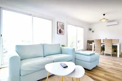 Image de Appartement cosy idéalement situé au cœur des sablettes, 5min à pied de la plage