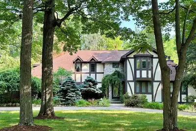 Image de 5-Bedroom Estate – 12 acres, Huge Space, Fast WiFi, Fitness Room, & More!