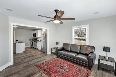 Image de Green Bungalow Near Downtown