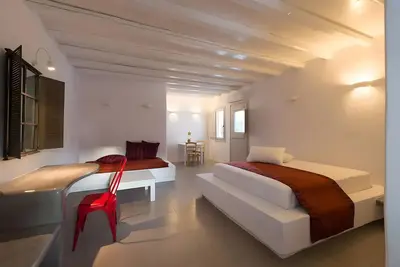 Image de Appartement 'Echinousa Kimolos katoikia no5' avec vue sur montagne, Wi-Fi et climatisation