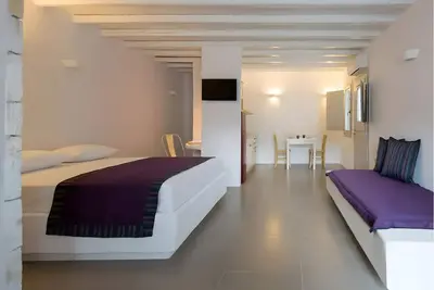 Image de Appartement 'Echinousa Kimolos katoikia no2' avec vue sur montagne, Wi-Fi et climatisation