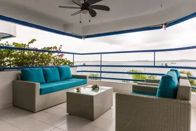 Image de Cozy Castillogrande beachfront 4 bedroom apartment