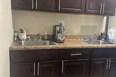 Image de Charming 3-bedroom townhome near subway in Brooklyn