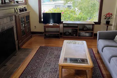 Image de Best location! 3 bedroom house, quiet street. Walk everywhere! Near Bart and Uc.