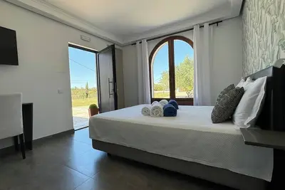 Image de HostWise - Bright Suite w\/ Pool and Garden