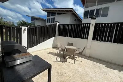 Image de House with pool in Coronado, 5 minutes from the beach club at the edge of the beach.