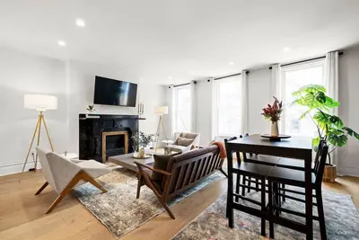 Image de ★HostWise Stays★ Stylish War Streets Retreat | Easy Walk to Stadiums & Dining