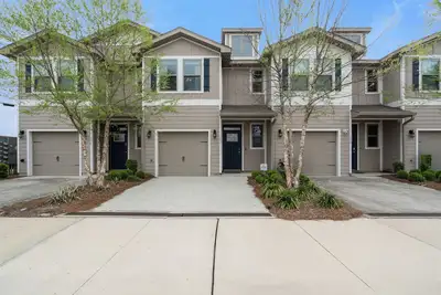 Image de Pensacola Paradise Downtown | Dog Friendly | Pool | My Beach Getaways