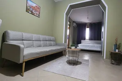 Image de Studio/kuzhine e vecuar prane qendres