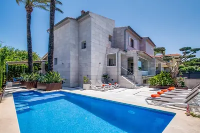 Image de Maison de vacances à la plage avec piscine privée