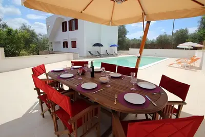 Image de Apartment In Villa With Pool