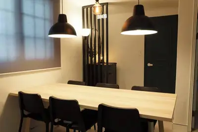 Image de Stylish Itaewon Getaway | Spacious Living, Projector, 4 Beds, 5 min to Station