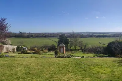Image de Beautiful period property with amazing views, spacious rooms and a large garden.