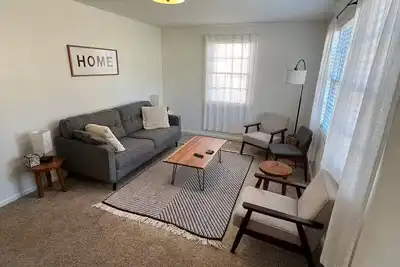 Image de Cute Home 5-minutes from downtown Franklin.