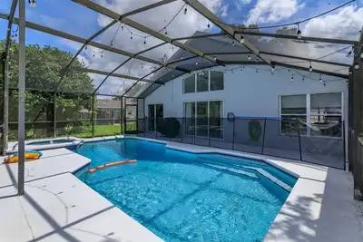 Image de 4br Luxury Pool Retreat • 5 Min to Disney Fun