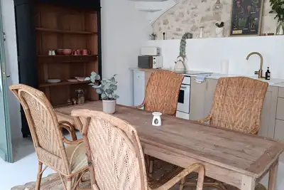 Image de Spacious 5-bedroom house with Ac and WiFi in enchanting Fronsac