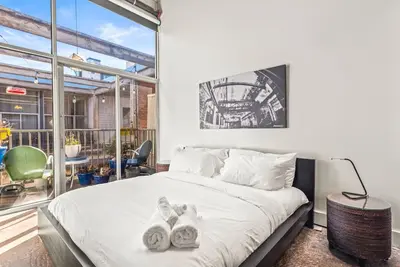 Image de Pet Friendly | King Bed | Beltline Access