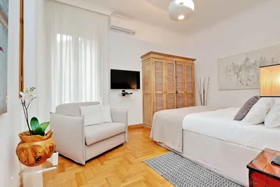 Image de 2 apartments in the same building 2+3 (Spanish steps)