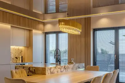 Image de Skylight Penthouse Bucharest in Center area! Luxury, Hot tub, 360 degree views!