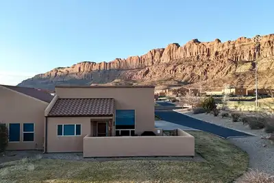 Image de Z4 I Unobstructed Moab Rim Views! I Pool I Pet Friendly I Private Hot Tub