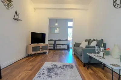 Image de Spacious 4 Bed Central Property w/ Free Parking and Garden Dining