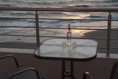 Image de The House In Front Of The Sea