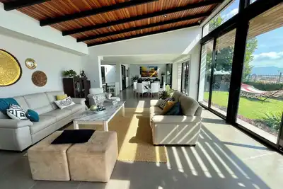 Beautiful house with pool in Heredia, ideal for families and long stays.